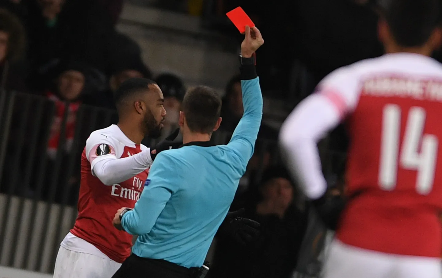 Alexandre Lacazette teenis punase kaardi.