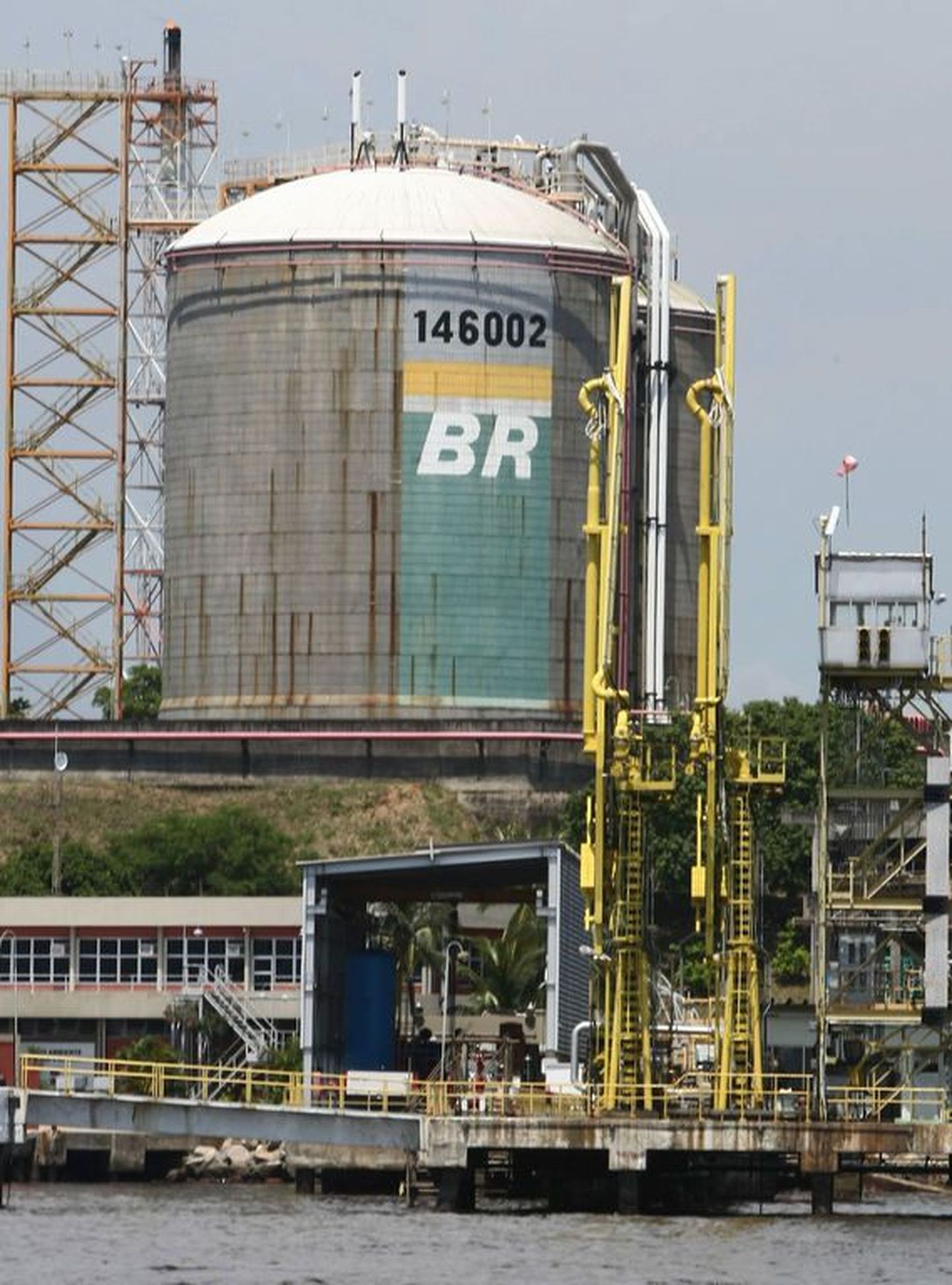 Brasiilia riigifirmale Petrobras kuuluv gaasi- ja naftatöötlemistehas.