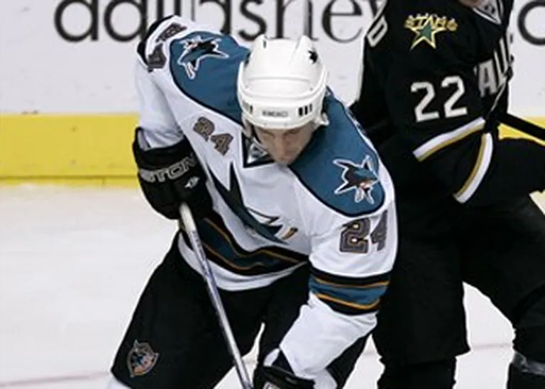 Sandis Ozoliņš NHL spēlē pēc gada pārtraukuma. 