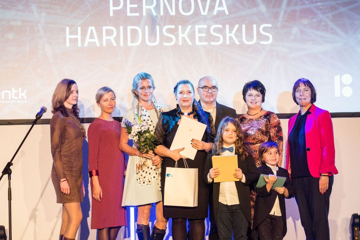 Eile õhtul Tallinnas sündmuskeskuses SpaceX toimunud üleriigilisel noortevaldkonna tunnustuskonkursil valiti aasta huvikooliks Pernova hariduskeskus
