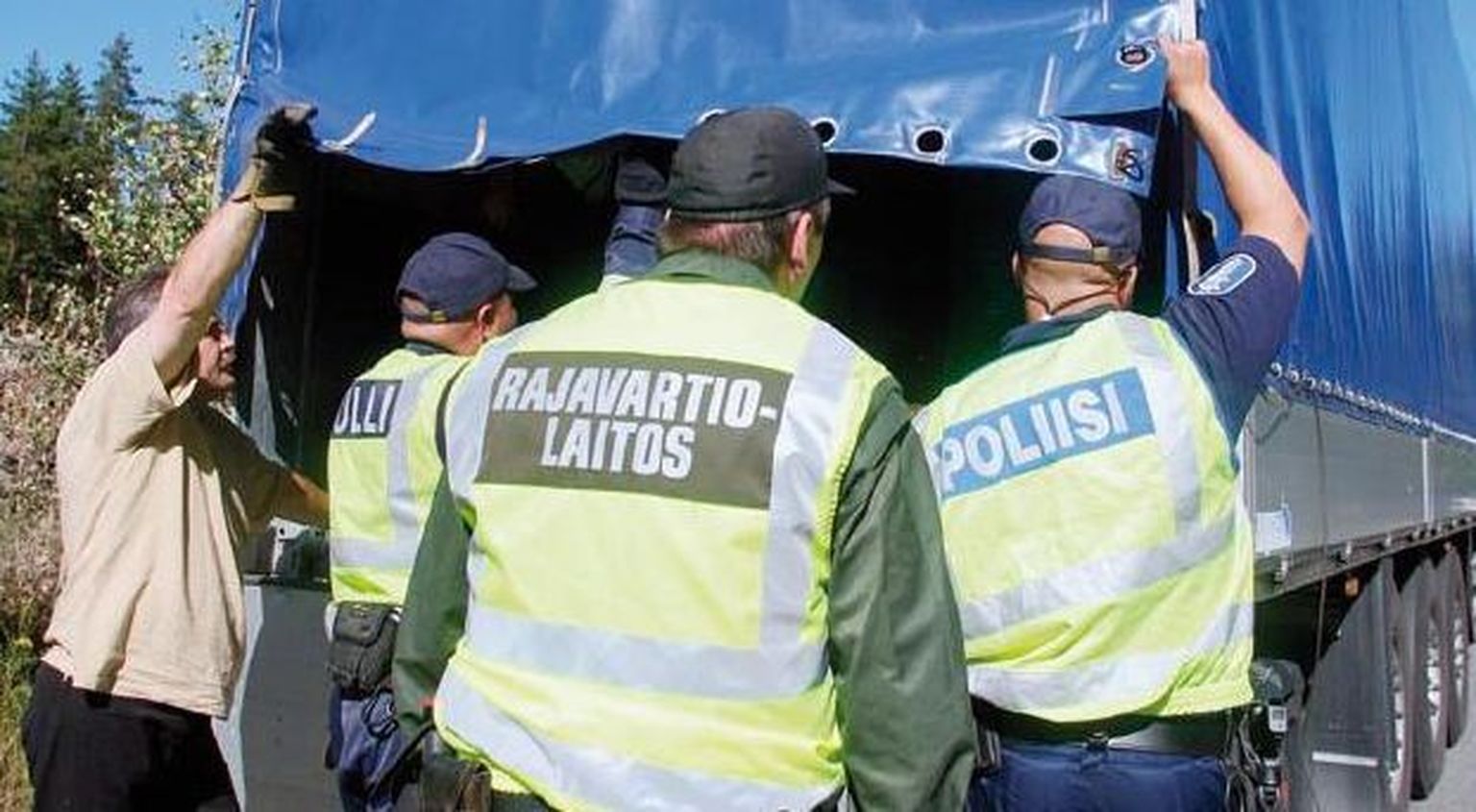 Soome piirivalve- ja tollitöötajad ning politsei