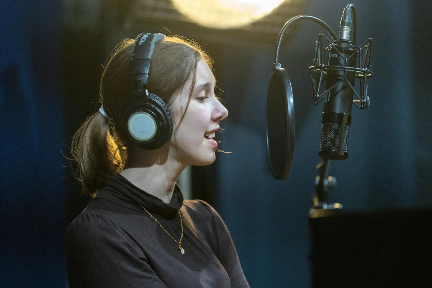 Leegi Brigitte Kaisi album "Mina, teiega" salvestati Kadrina rahvamaja lavale seatud pop-up-stuudios vaid poole päevaga.