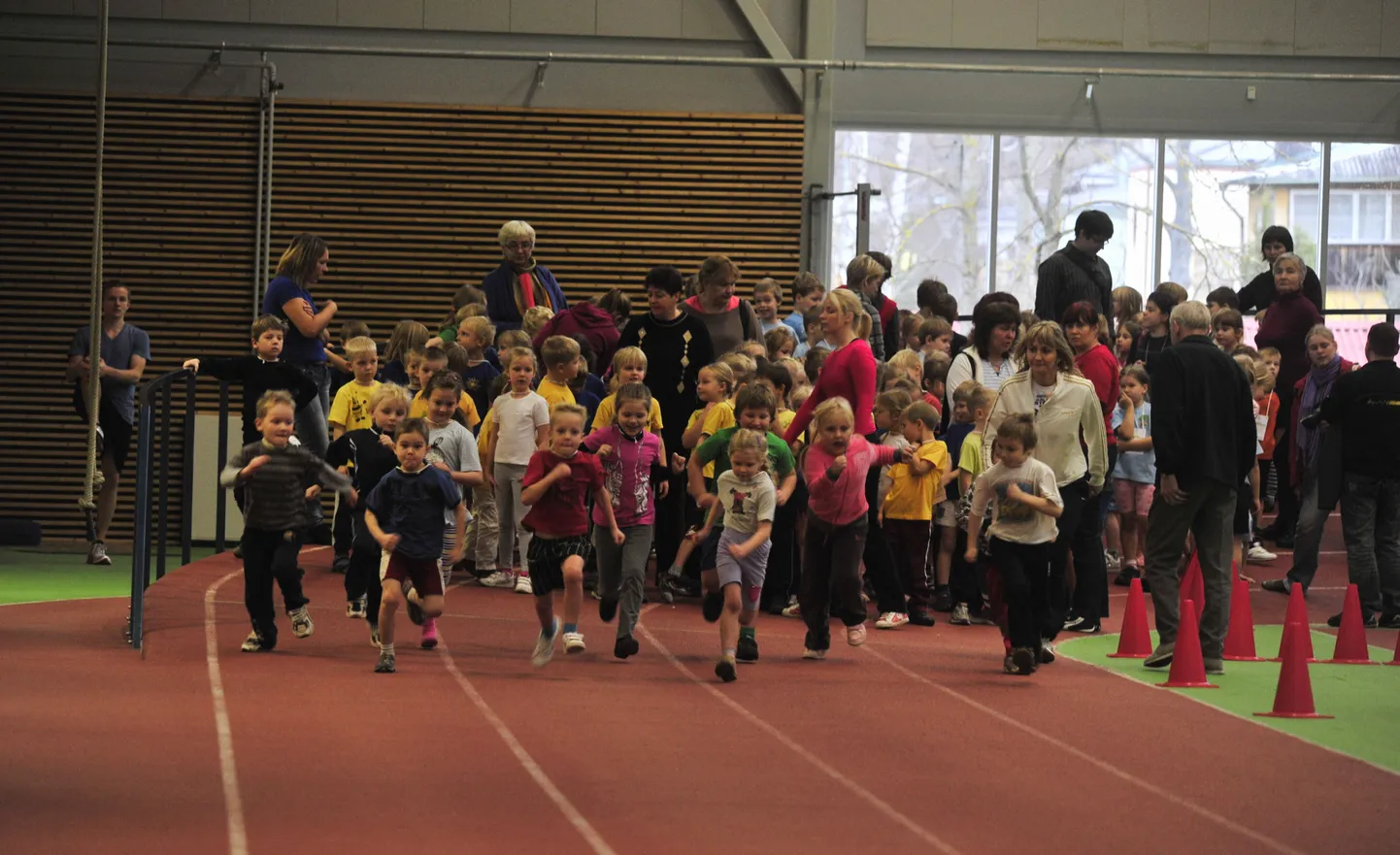 Tartu lapsed sportimas, pilt on illustratiivne.
