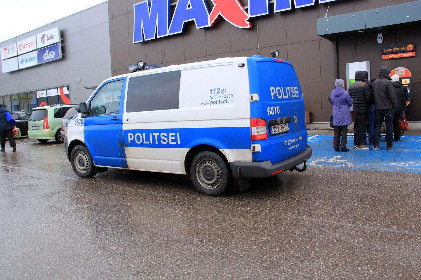 Üks vahejuhtumitest leidis aset Valgas Maxima kaubanduskeskuse parklas.