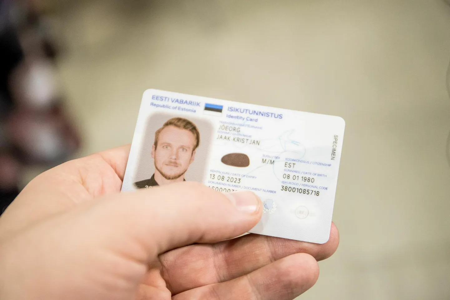 Kui PPA teeninduses väljastatakse dokumente tasuta, siis Selveris on see teenus tasuline. Viljandis hakkavad dokumente kätte andma Centrumi ja Männimäe Selver.