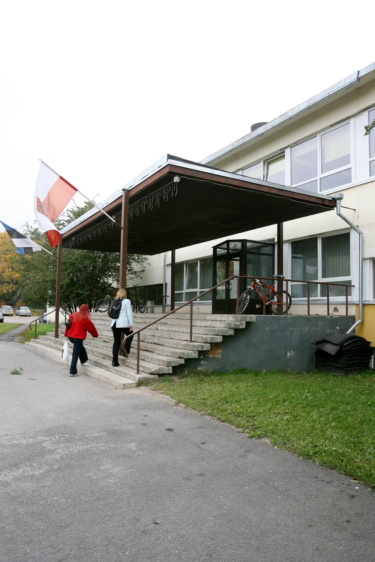 Pildil Tartu Raatuse gümnaasium.