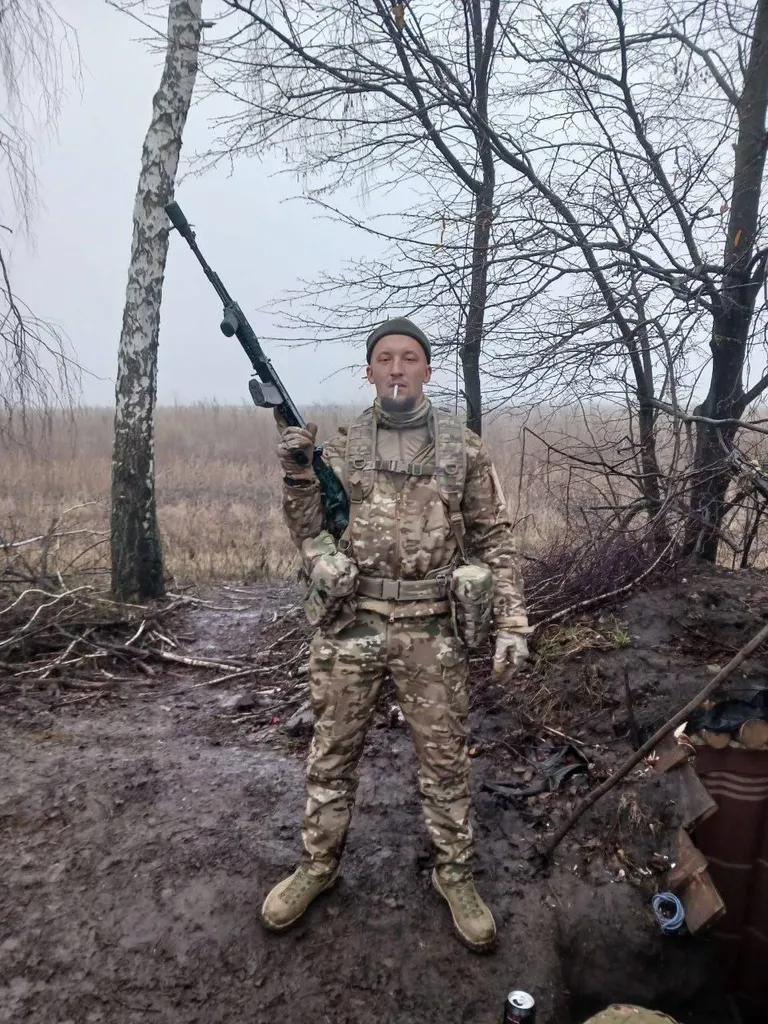 У Олега ранее не было военного опыта.