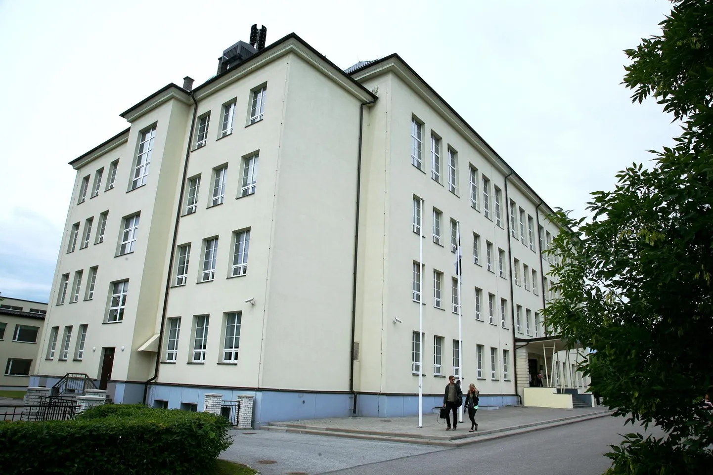 Ülejõe gümnaasium.