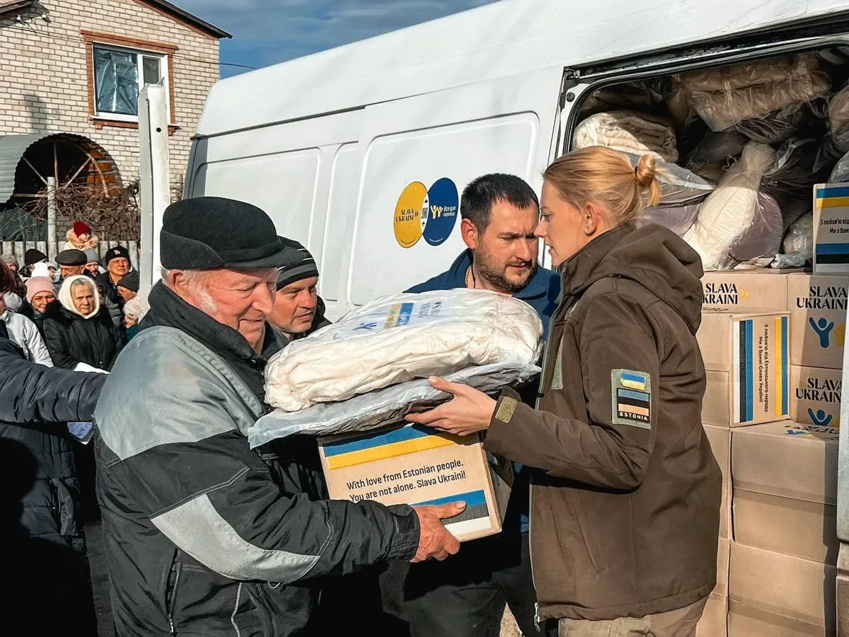 Йоханна-Мария Лехтме в Изюме во время раздачи комплектов помощи «Надежда».