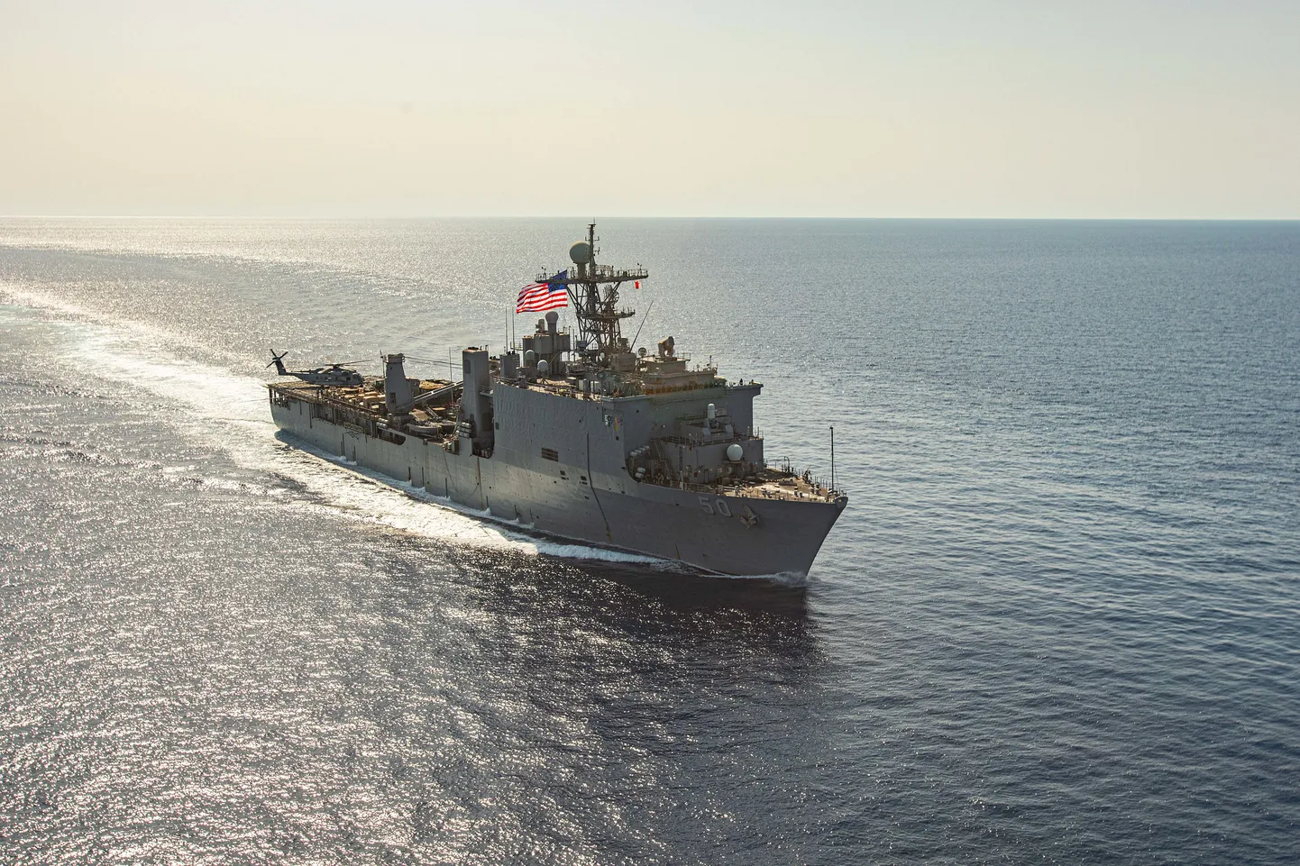 USA sõjalaev USS Carter Hall Punasel merel. Foto on illustratiivne.
