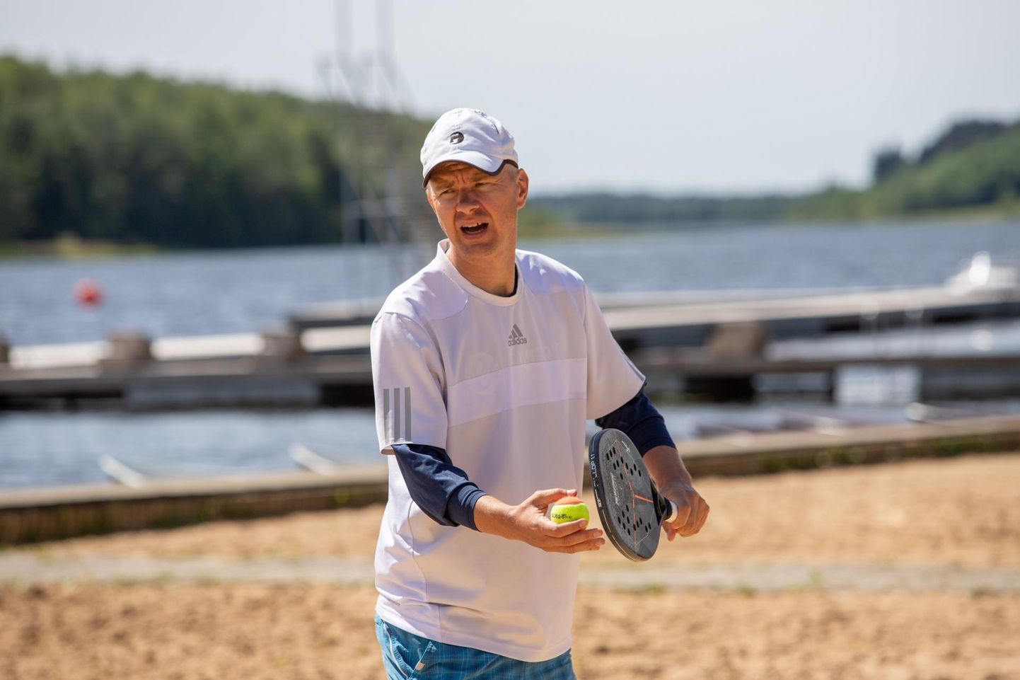 Tennisemängija Ott Ahonen peab rannatennist jõukohaseks kõigile.