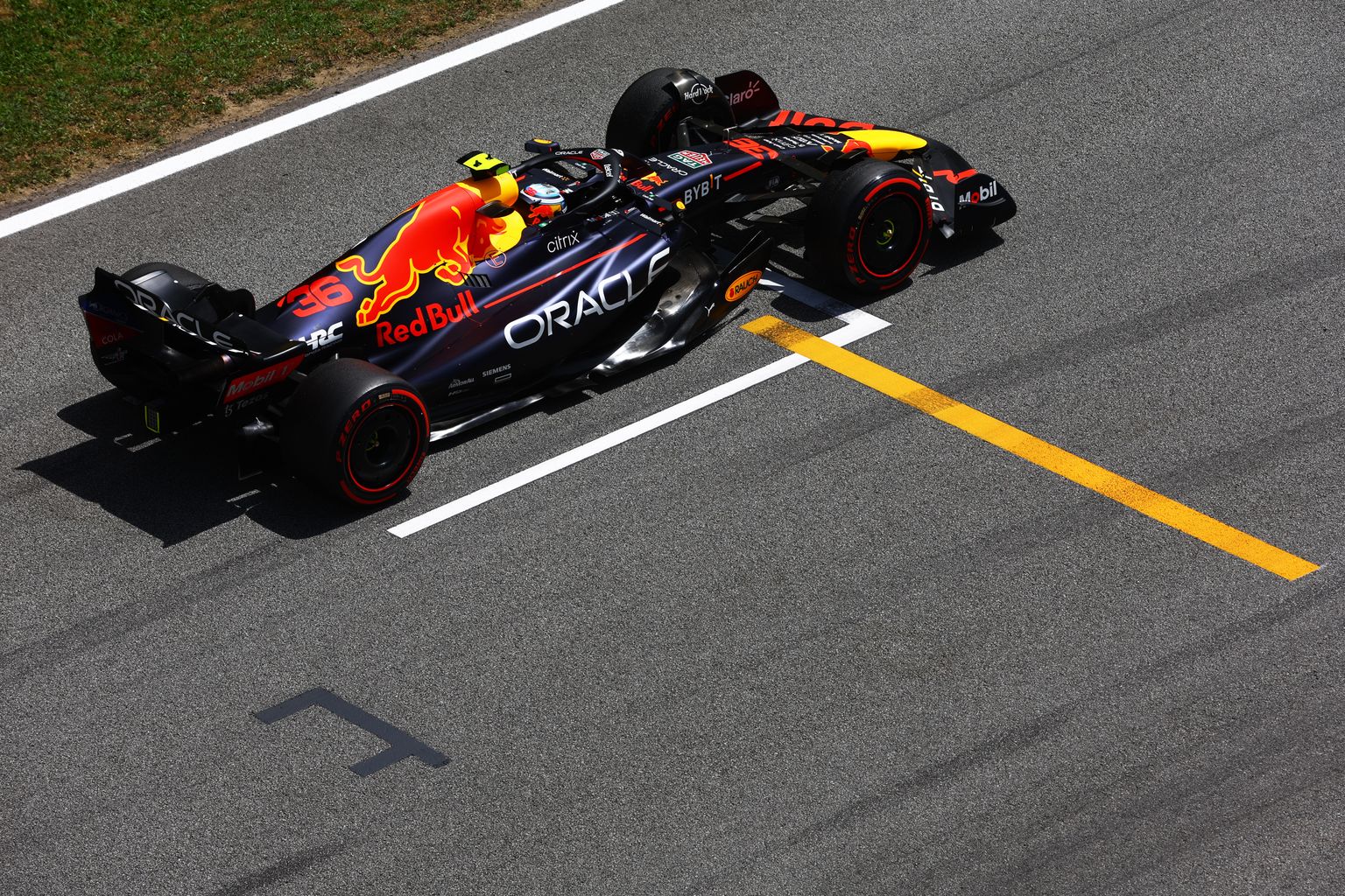 Jüri Vips sai möödunud reedel sõita vabatreeningul Red Bulli F1-autoga. Kui kõik läheb hästi, võib ta tulevikus jõuda kuninglikus võidusõidusarjas põhikohaga sõitjaks.