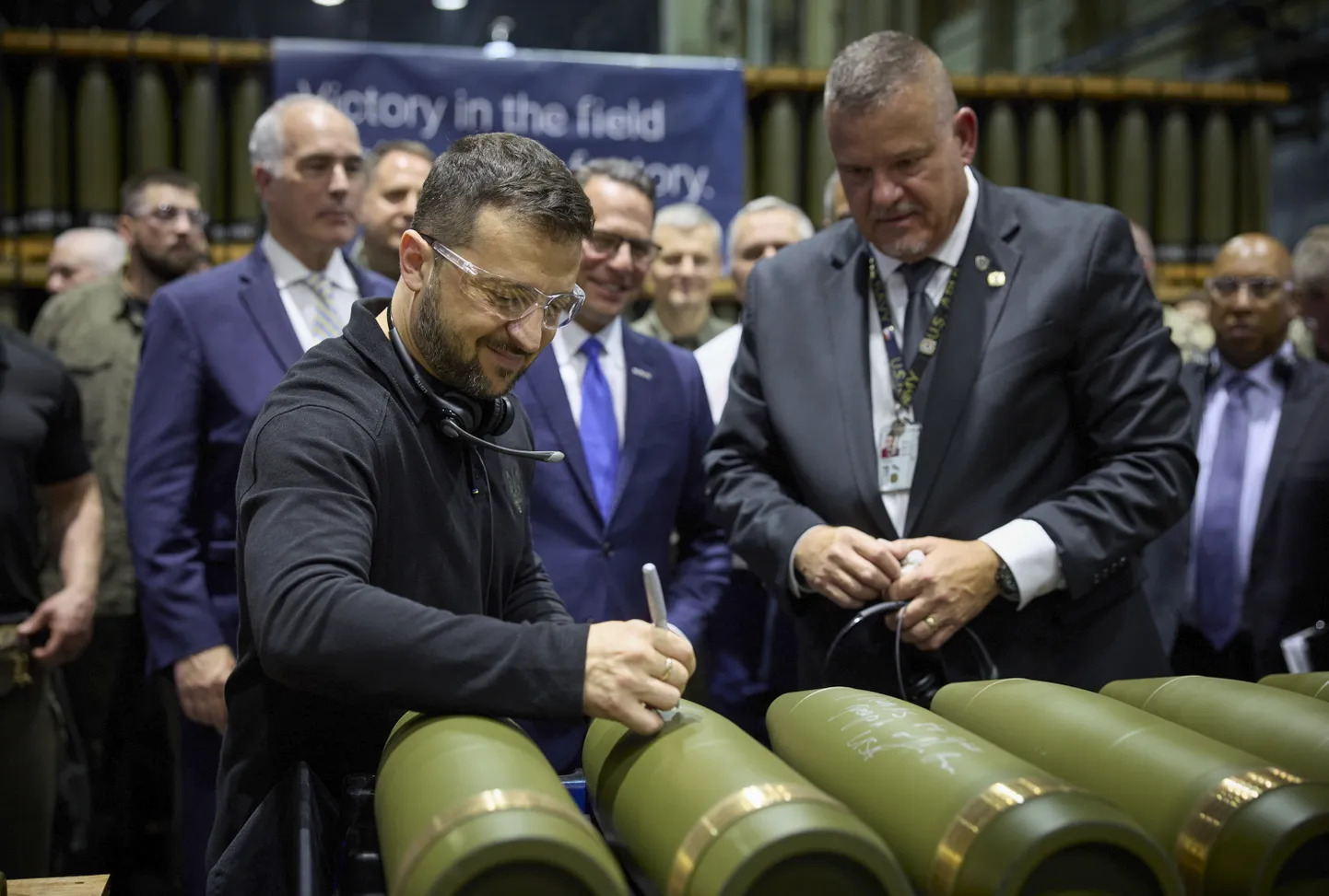 President Zelenskõi USA-s Pennsylvanias mürsutehases.