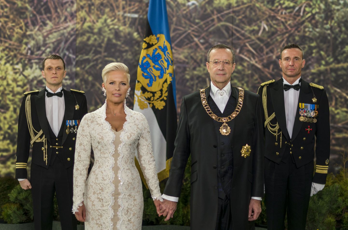 Президент Эстонии Тоомас Хендрик Ильвес с супругой Эвелин Ильвес на приеме по случаю очередной годовщины Эстонской Республики.