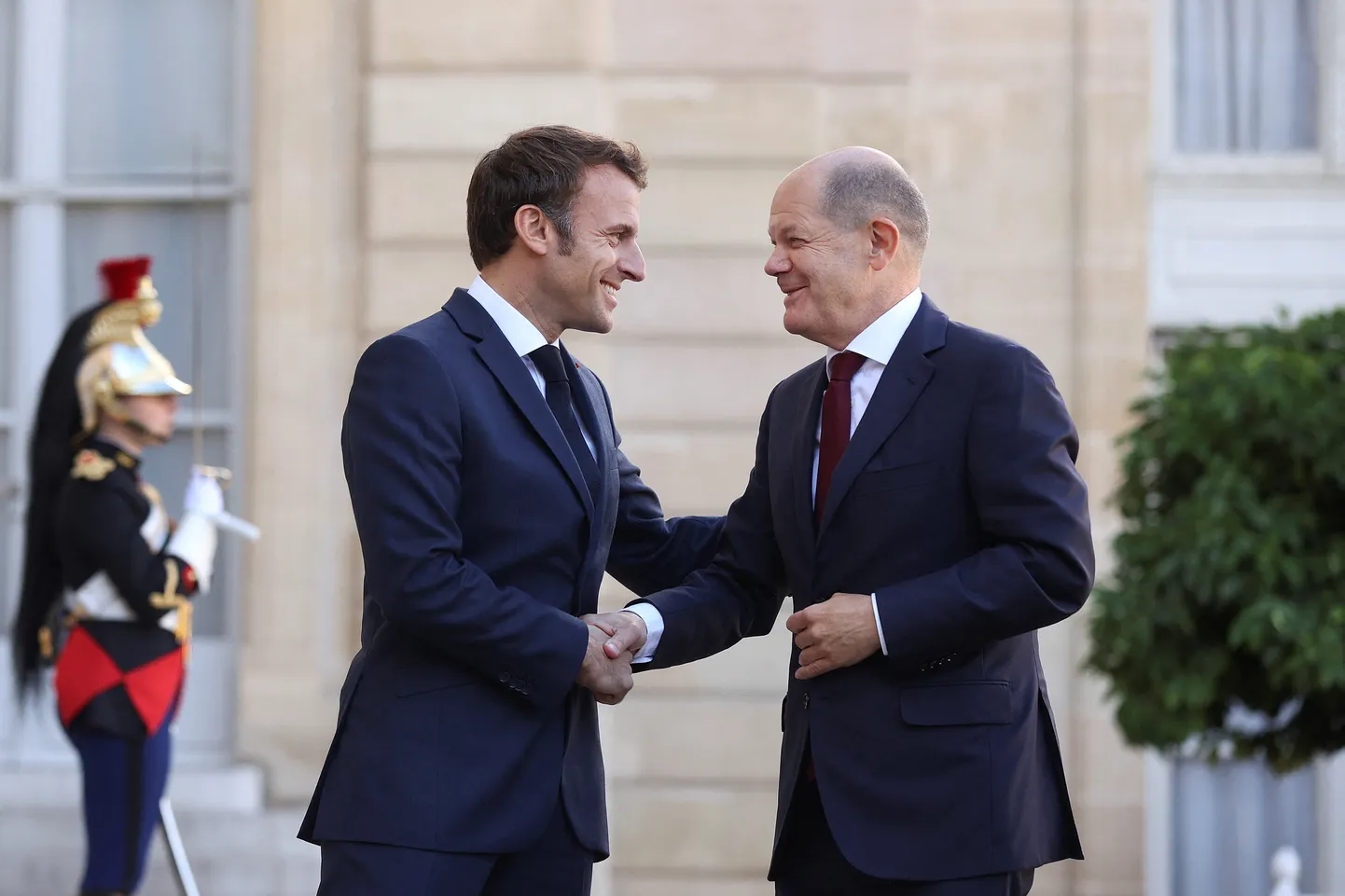 Emmanuel Macron ja  Olaf Scholz