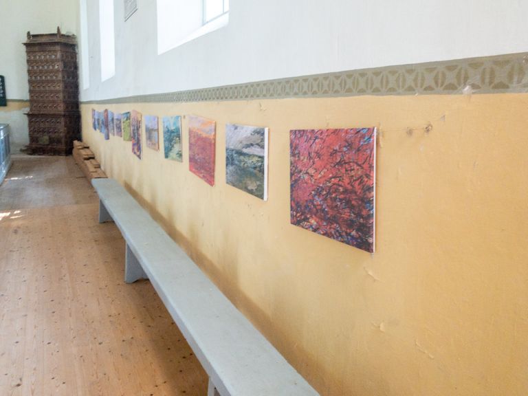 Sangaste kirikus saab näha Hannes Võrno maalide näitust.
