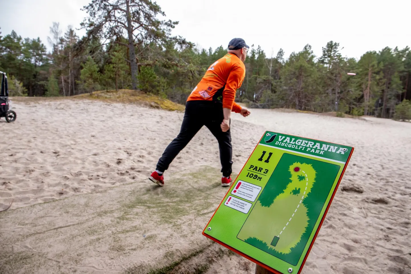 Valgeranna kettagolfiparki külastab tipphooajal päevas sadakond mängijat.