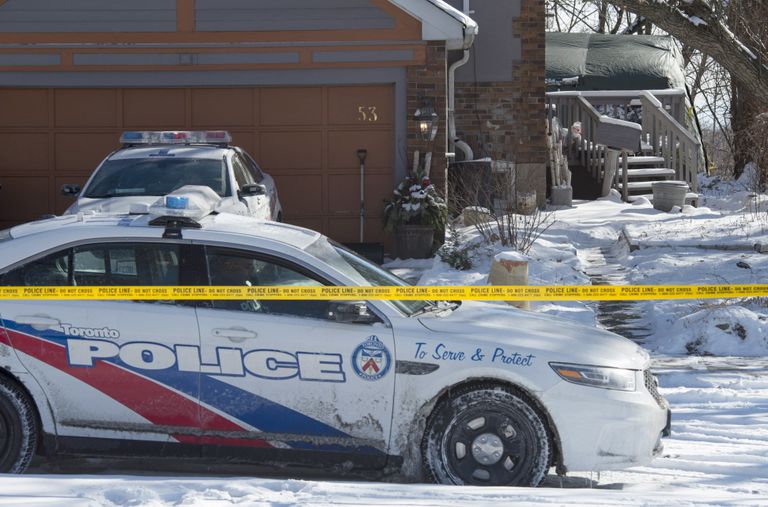Toronto politsei maja juures, mida seostatakse Bruce McArthuri tapmistega