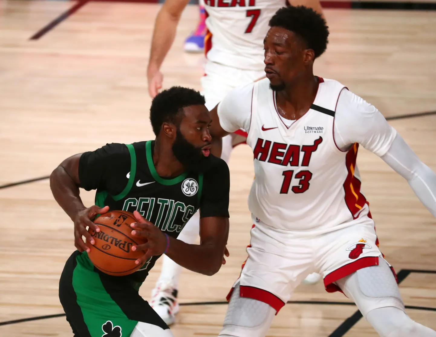 Bam Adebayo (13) tunneb, et tema panus jäi NBA idakonverentsi finaalseeria viiendas mängus lahjaks.