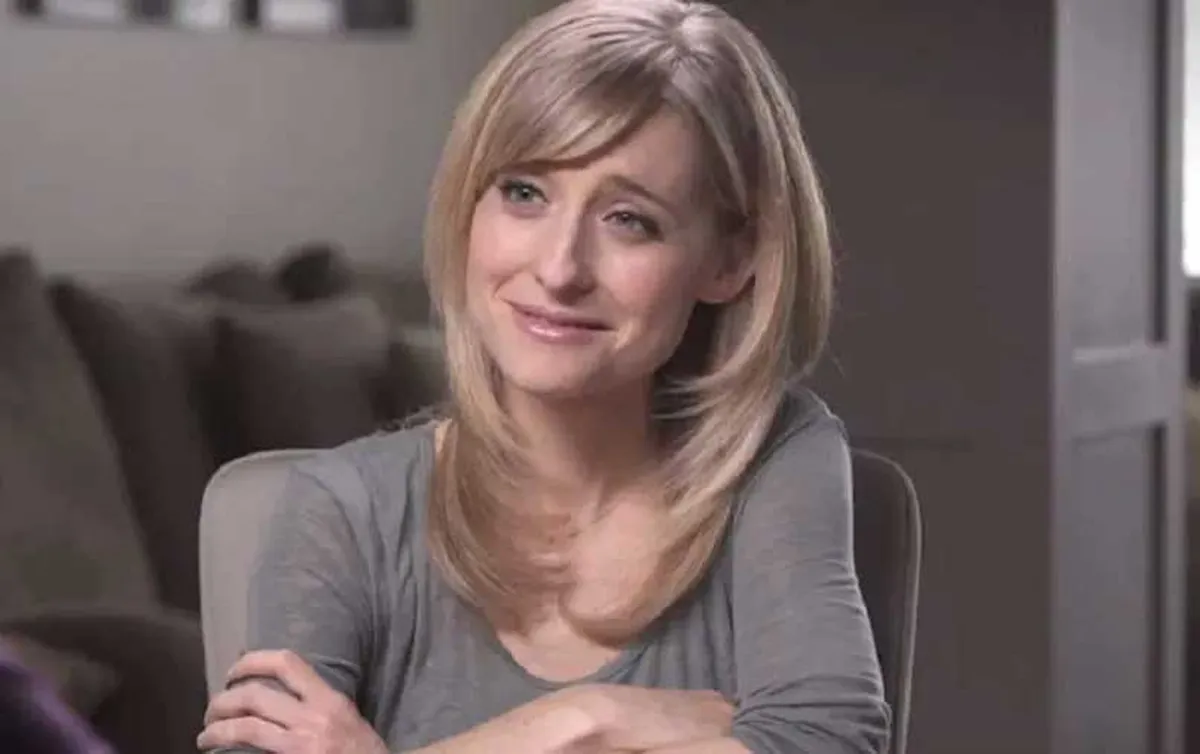 Эллисон Мэк (Allison Mack)