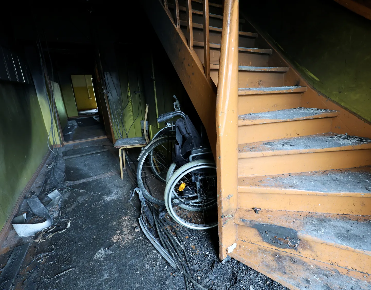 Põleng tekitas Riia 93 majas palju kahju, kannatada said ka trepikojas olnud liikumisvahendid, ent inimelud õnnestus päästjatel hoolimata mitmetest takistustest päästa.
