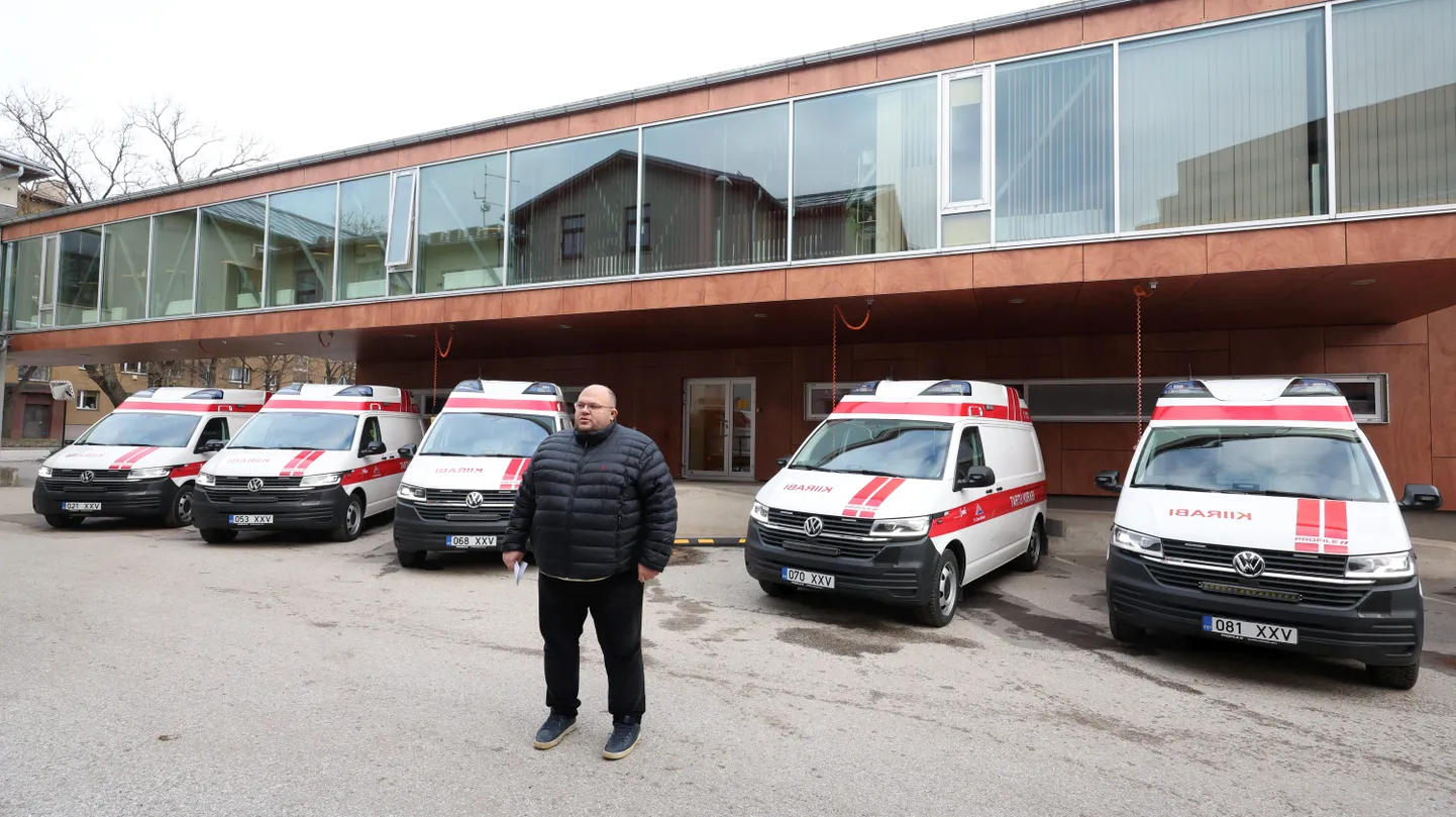 Alles möödunud aastal sai Tartu kiirabi kuus uut masinat, pildil Tartu kiirabi juht Lauri Kõrgvee.
