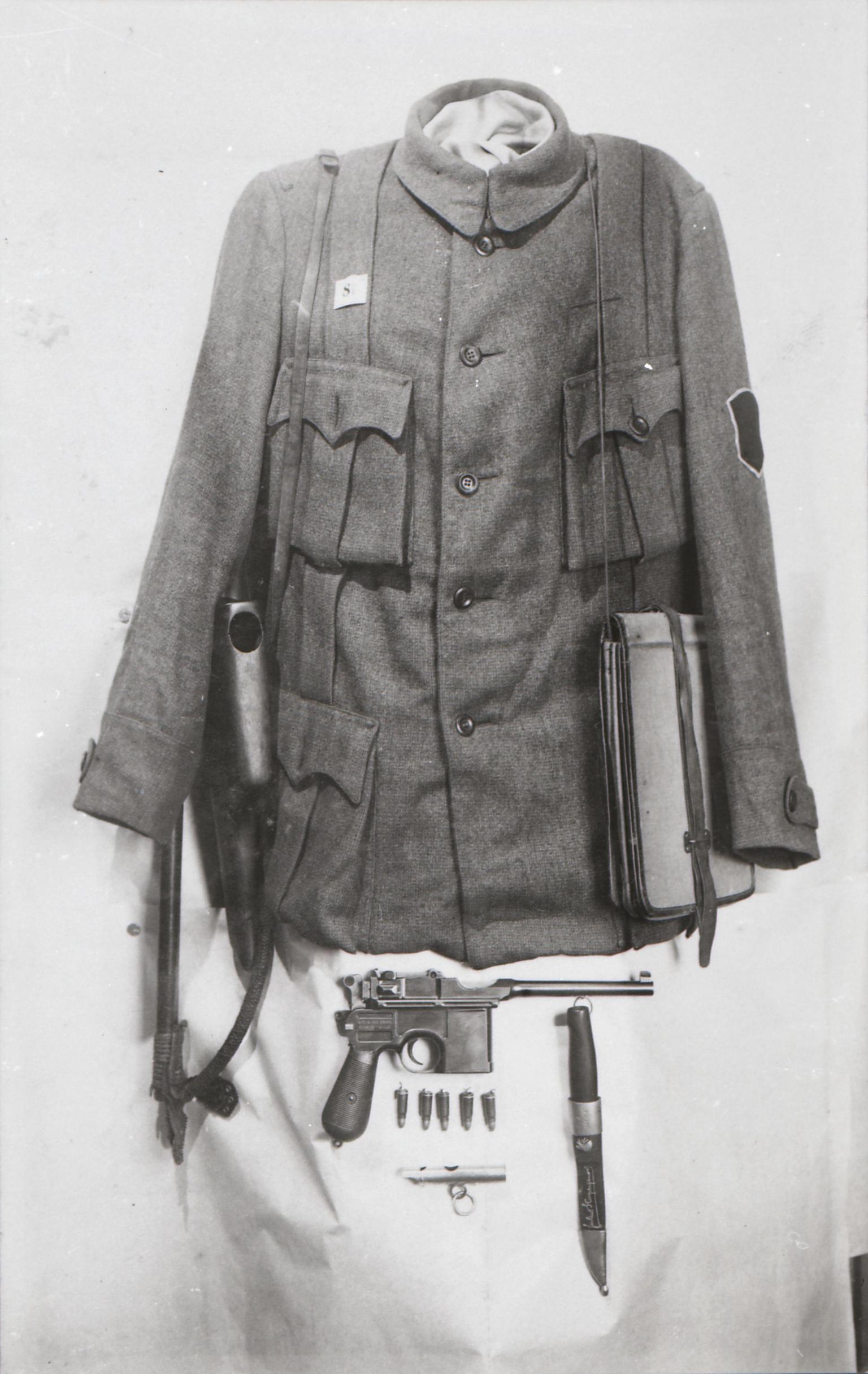 Vabadussõja sõduri vormikuub ja relvad. FOTO: Sõjamuuseum