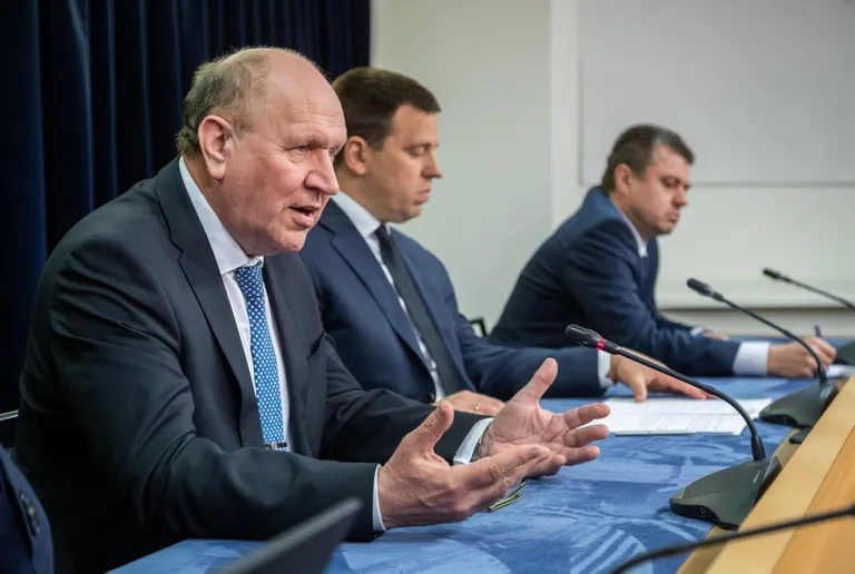 Уйдет ли Март Хельме с поста министра?