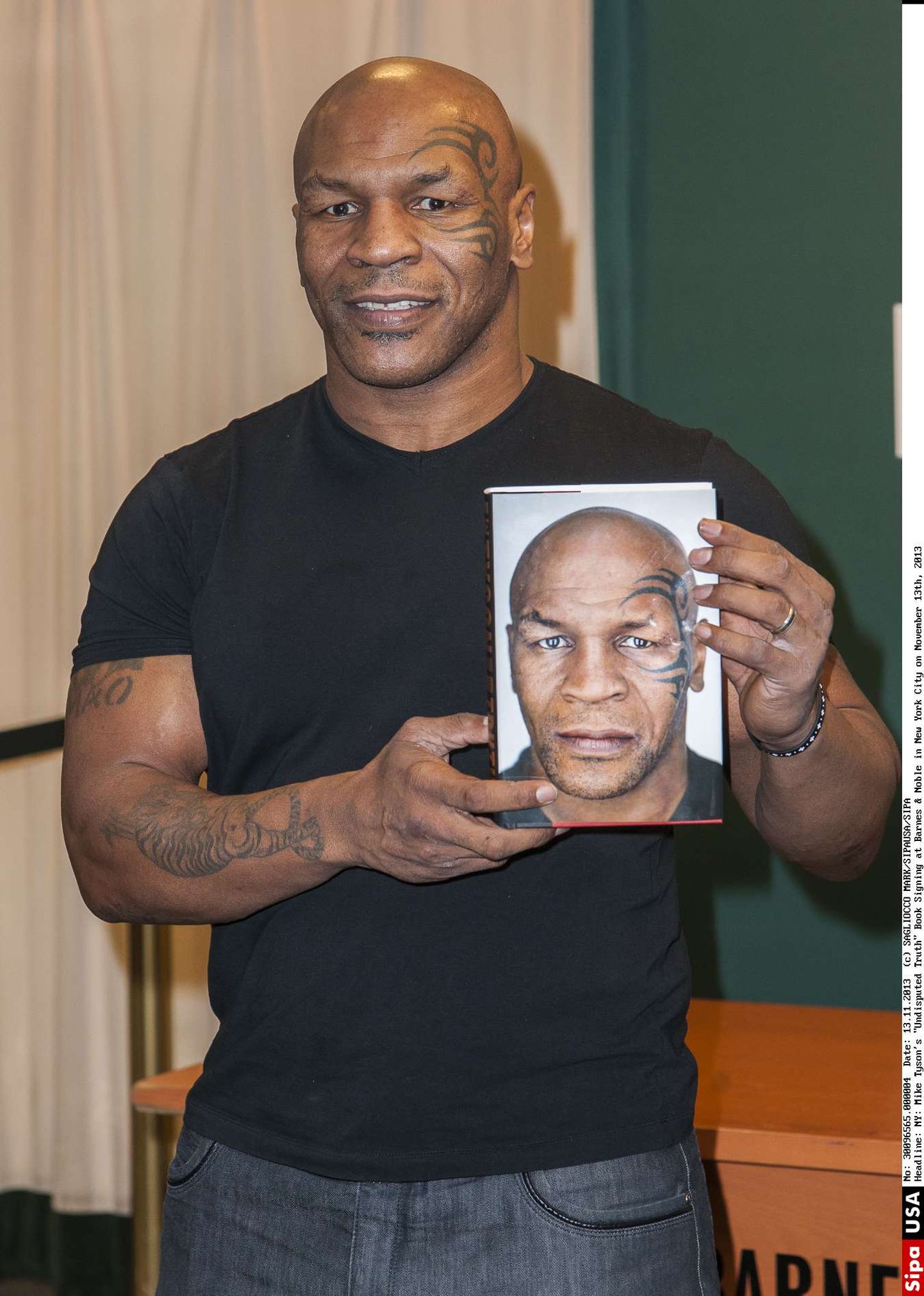 Mike Tyson oma raamatu "Undisputed Truth" esitlusel.