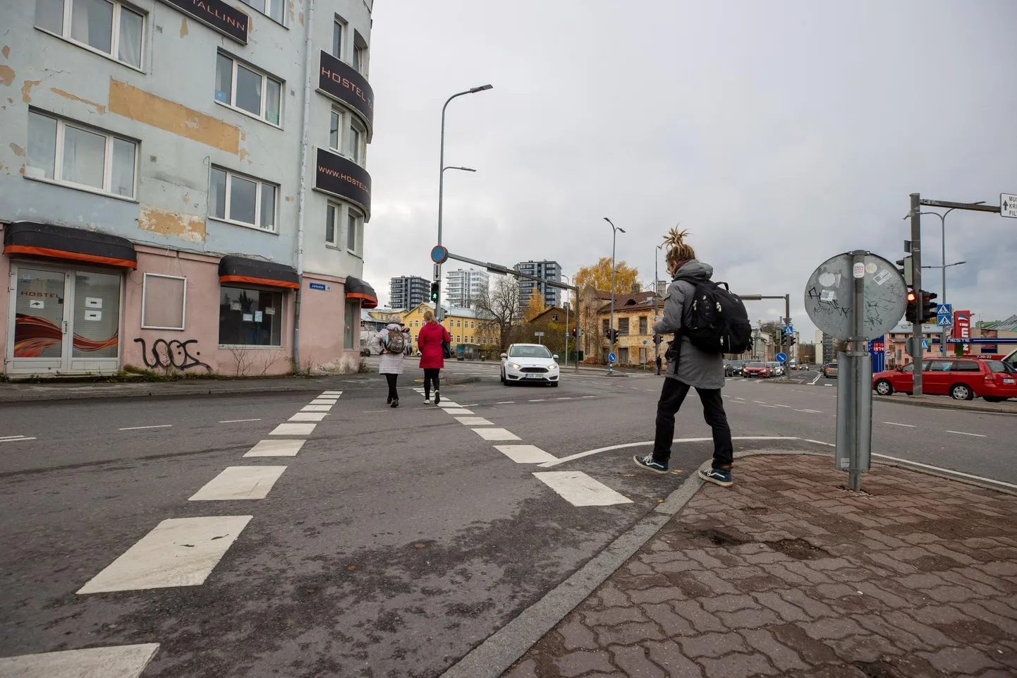 Ühe krundi haaval planeerimise näide on Juhkentali tänaval senise bussijaama parkimisplatsi täisehitamise kava. Seda, kuidas maaliini bussid parkima ja liikuma hakkavad, planeeringus ei käsitleta.