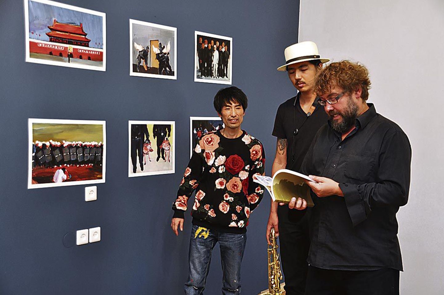 „Ateljeed on suured nagu kunstihoone, mõnel vaesemal kunstnikul nagu Pärnu uue kunsti muuseum,“ tutvustas Al Paldrok kunstnike Lemon Li ja Wang Xixi elu Hiinas.