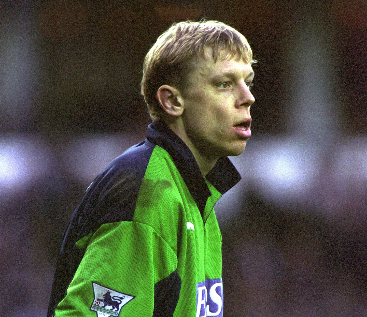Pilt on tehtud 2001. aastal, mil Mart Poom oli Premier League'is Derby County esiväravavaht. Kõnealuses Inglismaa kõrgliiga mängus tehti Evertoniga 1:1 viik.