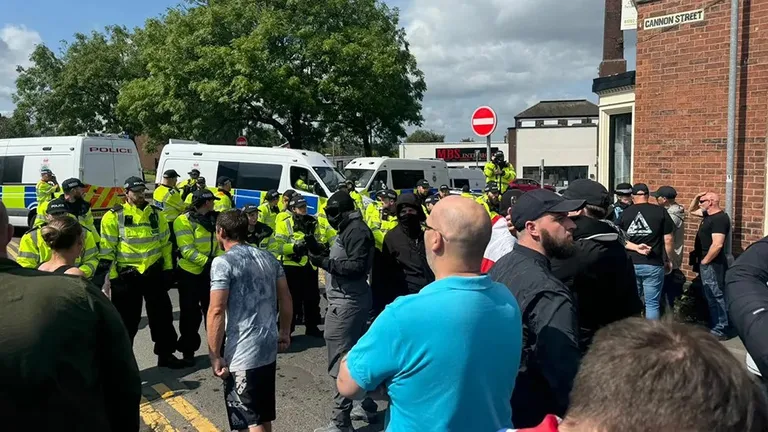 Протест в Сток-он-Тренте.