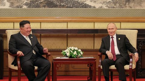 Kim Jong Un obljubil Putinu popolno podporo v vojni proti Ukrajini, srečanje pa potekalo v prijateljskem vzdušju