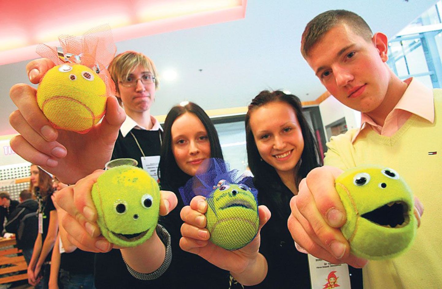 Pärnu-Jaagupi gümnaasiumi õpilasfirma sai parima korduvkasutustoote auhinna.