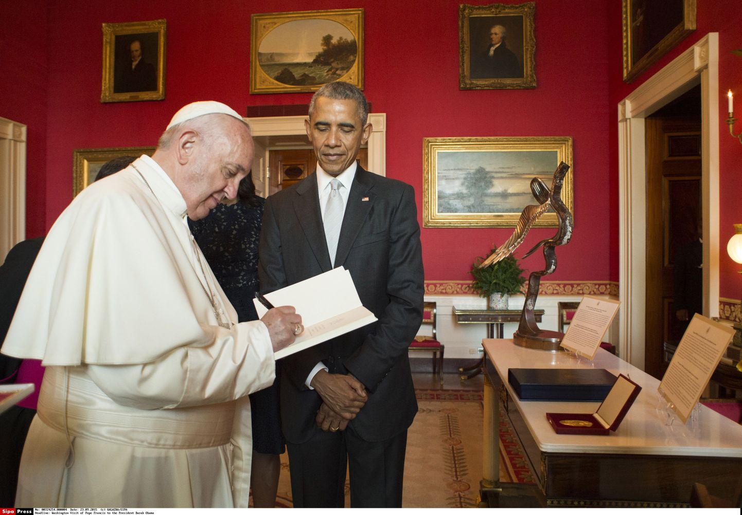 Барак Обама и папа Франциск.