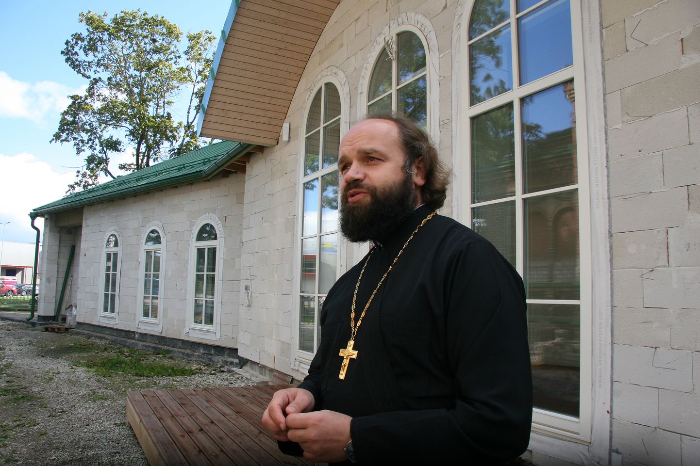Ülempreester Andrei Suslovi sõnul peaksid pühakojad olema linnade pärlid, sest kui ümbritsev pakub silmarõõmu ja hing hõiskab, siis paraneb ka inimese sisemaailm.