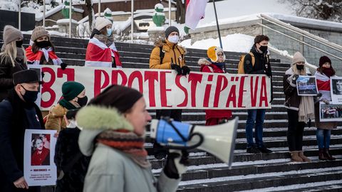 В Таллинне активисты вышли на акцию против режима Лукашенко 