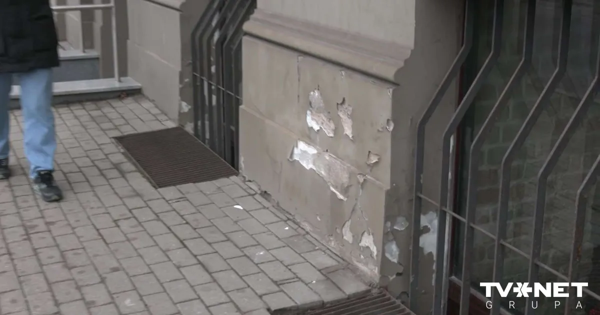 Video: Cracks in Riga apartment building threaten residents’ safety