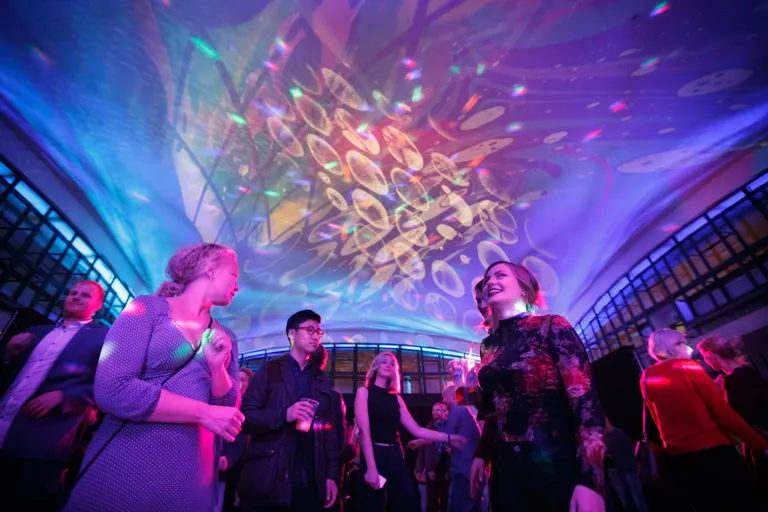 Retrohõngulise Disainiöö afterparty Balti jaama paviljonis