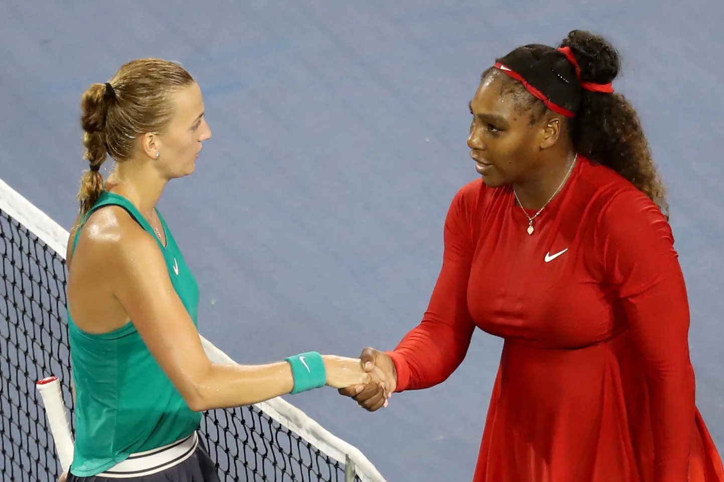 Petra Kvitova (no kreisās) un Serēna Viljamsa