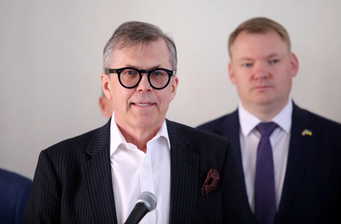 Arhitekts un uzņēmējs Uldis Pīlēns piedalās preses konferencē, kurā informē par jaunas politiskās platformas pieteikumu.