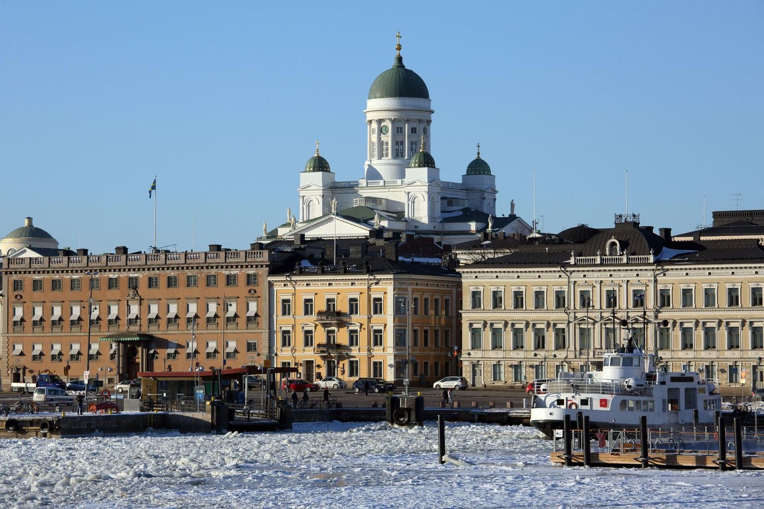 Naaberriigi sügavam tundmine algab keele ja kultuuri õppimisest. Pildil Helsingi vanalinn. 