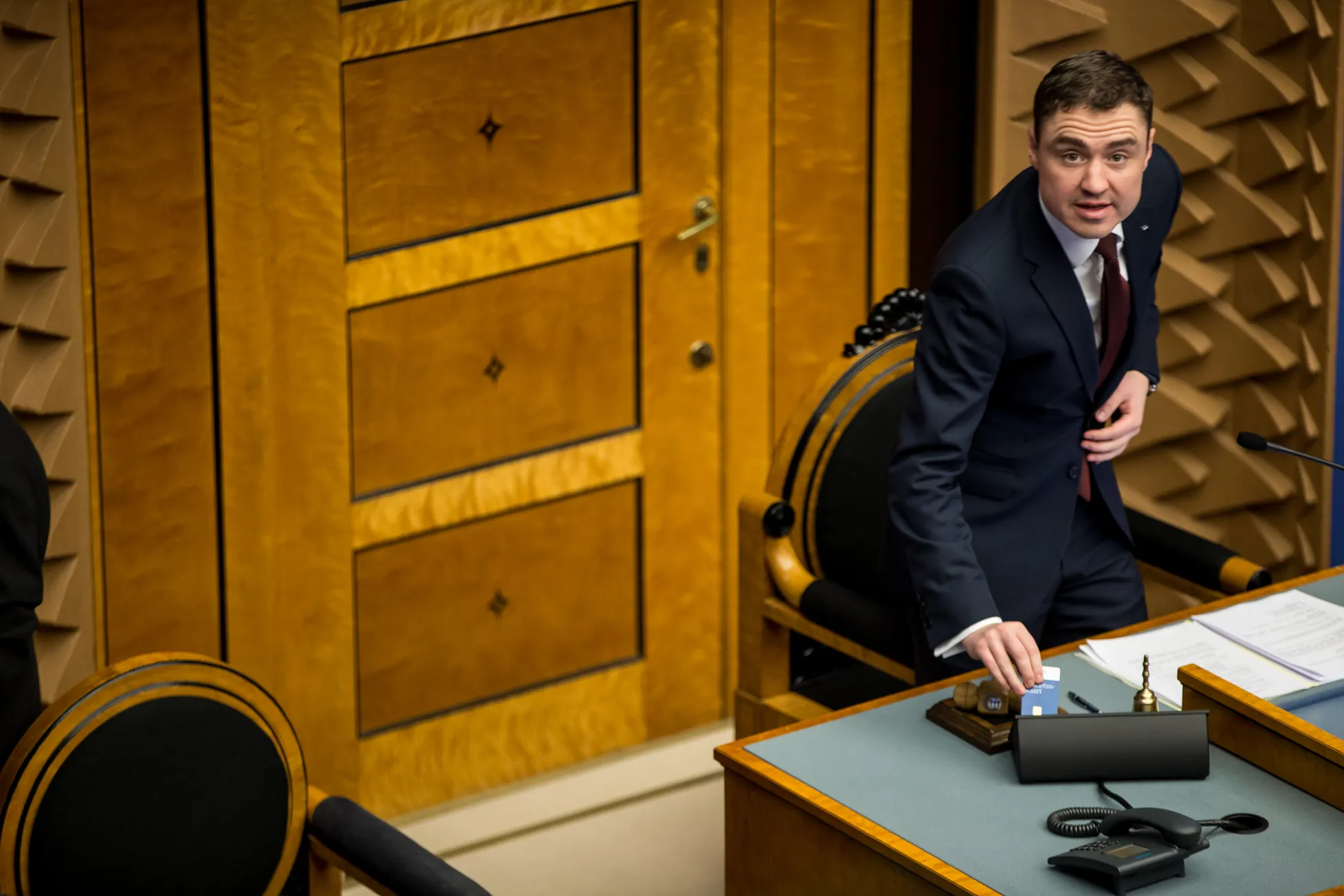 14.12.2016. Tallinn. Riigikogu ööistung. Reformierakond on maksumuudatuste vastu.Pildil Riigikogu aseesimees Taavi Rõivas