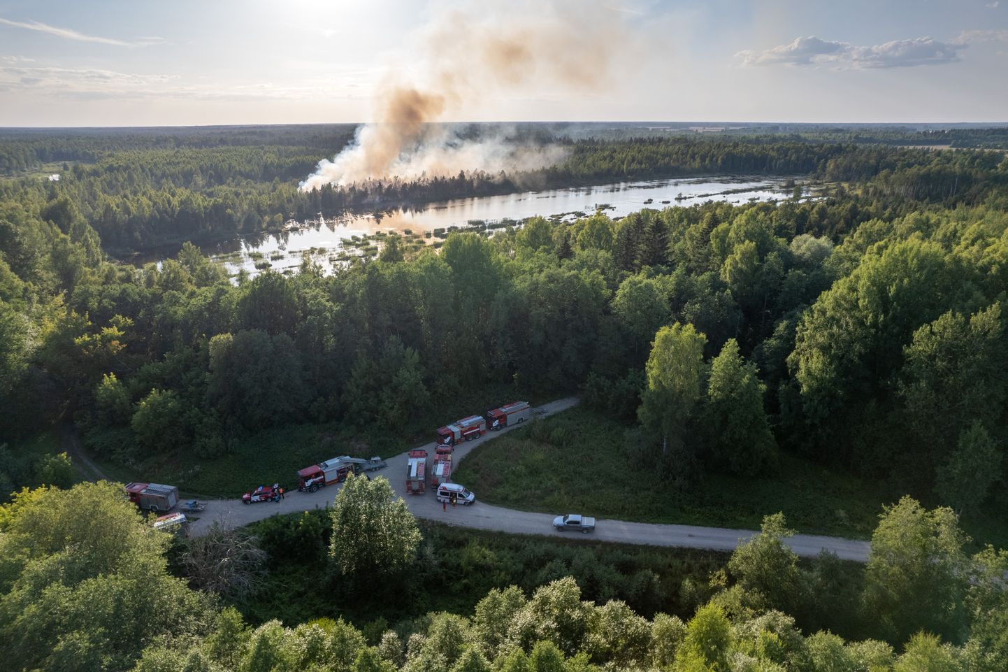 Metsatulekahju 26. juulil Põhja-Sakala vallas Võhmassaares.