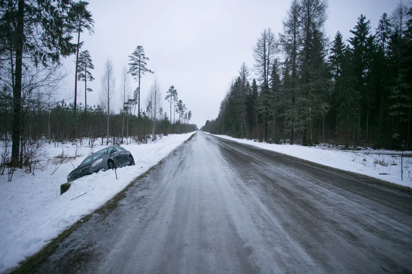 Teedel püsib suur jäiteoht.