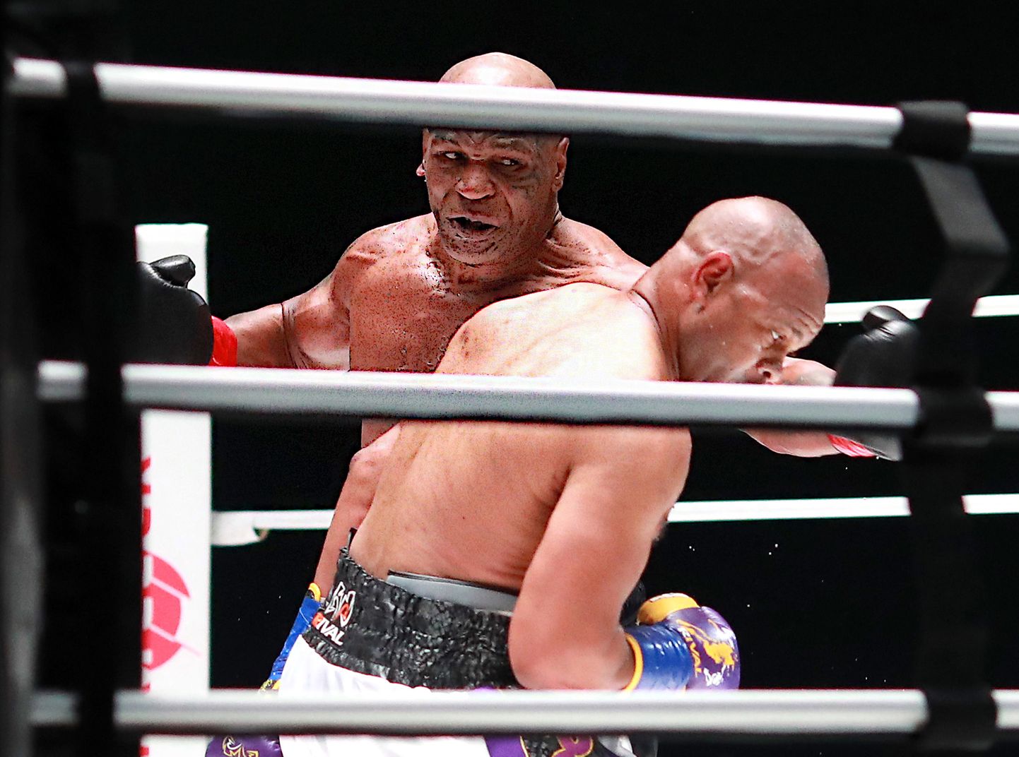 Mike Tyson vs. Roy Jones jr.