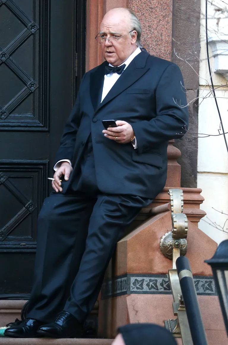 Russell Crowe Roger Ailesi rollis.