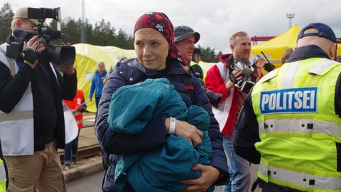Тысячи беженцев на границе Эстонии: Департамент полиции и погранохраны проверили на прочность