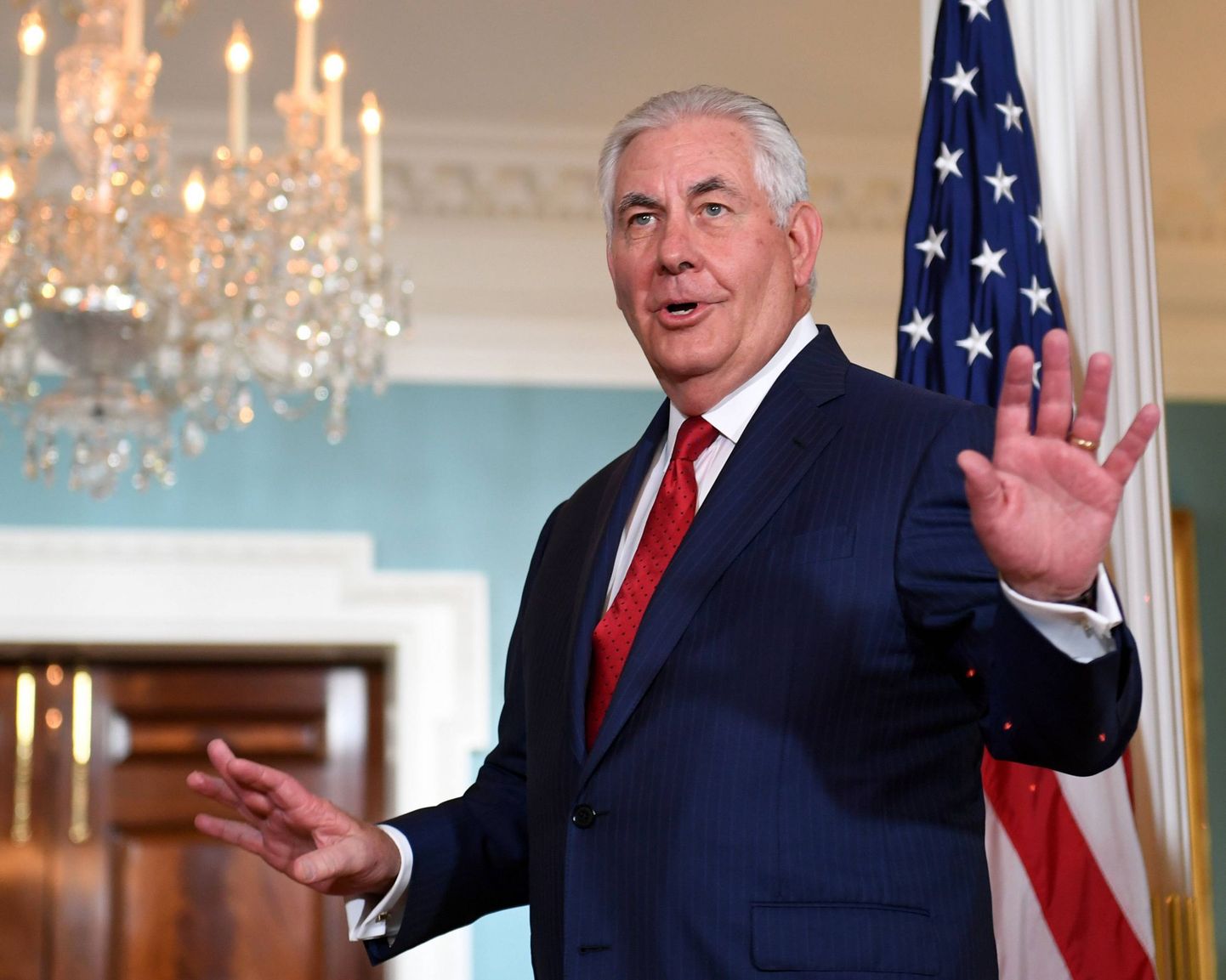 USA välisminister Rex Tillerson reageerib ajakirjanike küsimusele kuuldustest ametist lahkumise kohta.
